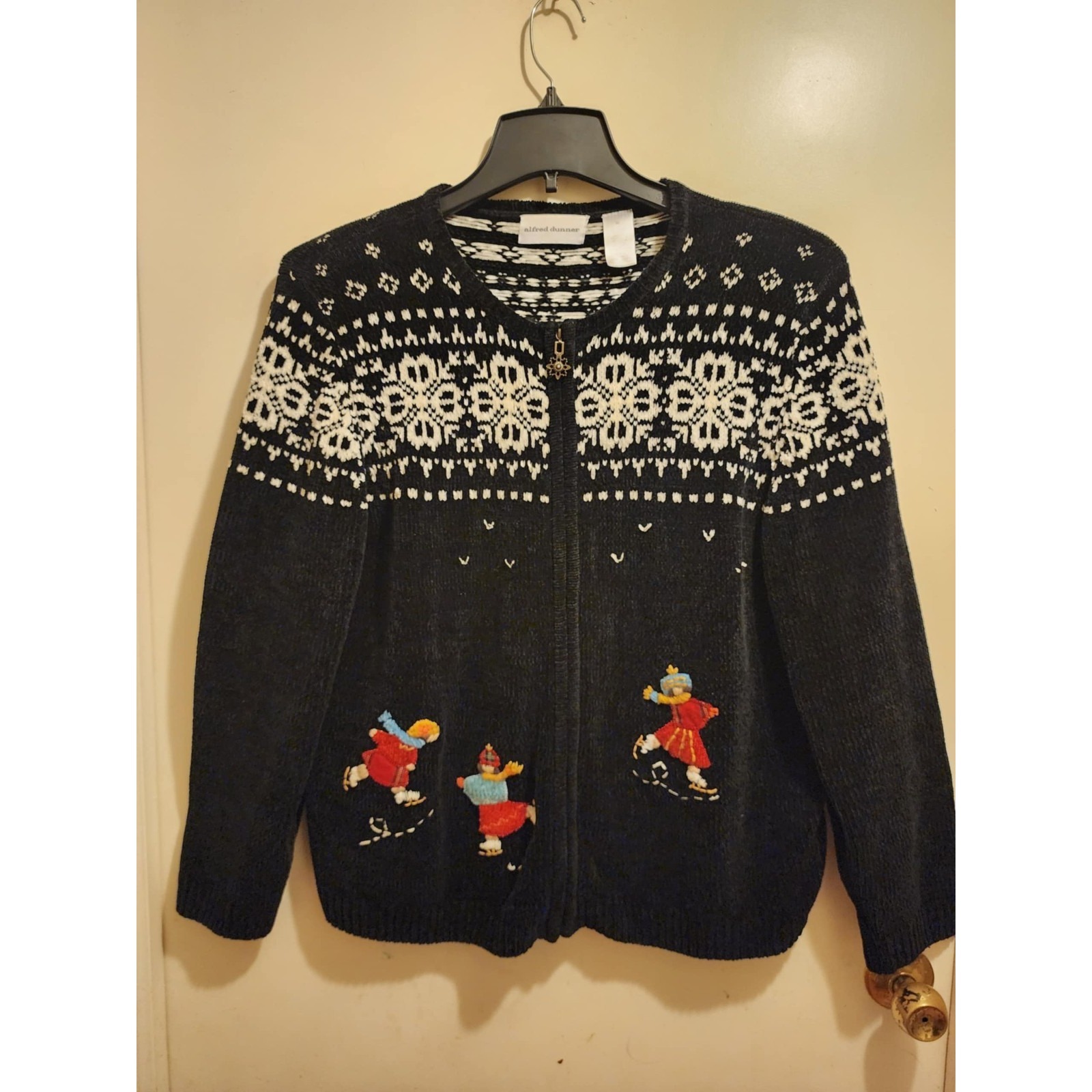 Alfred Dunner | Winter Scape Skater Snowflake Fair Isle Chenille Zip Cardigan Xl